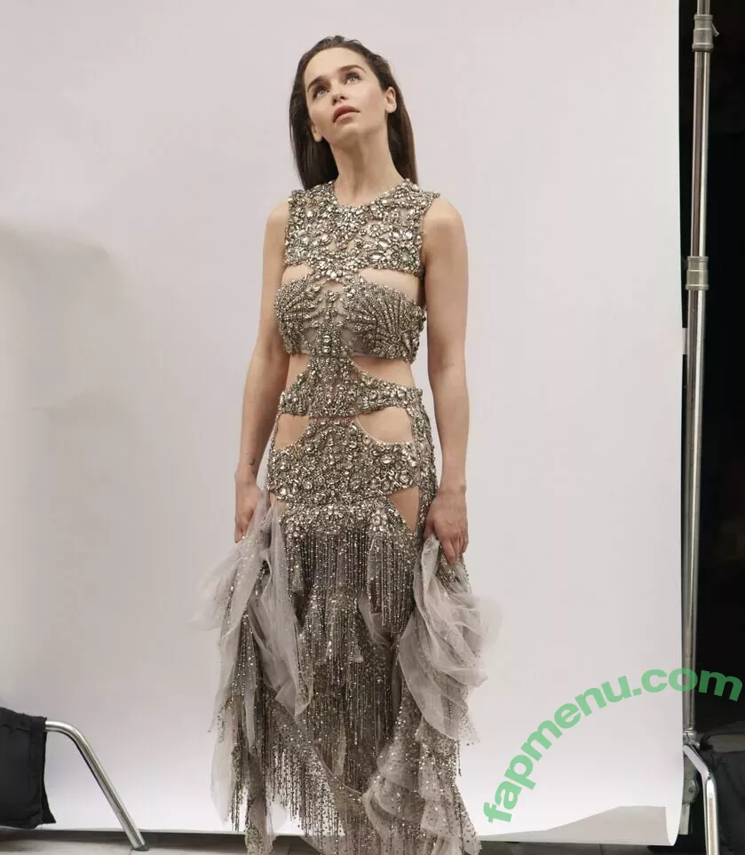 Emilia Clarke nude photo #1400 (clarkeyxo / emilia_clarke / emiliaclarke)