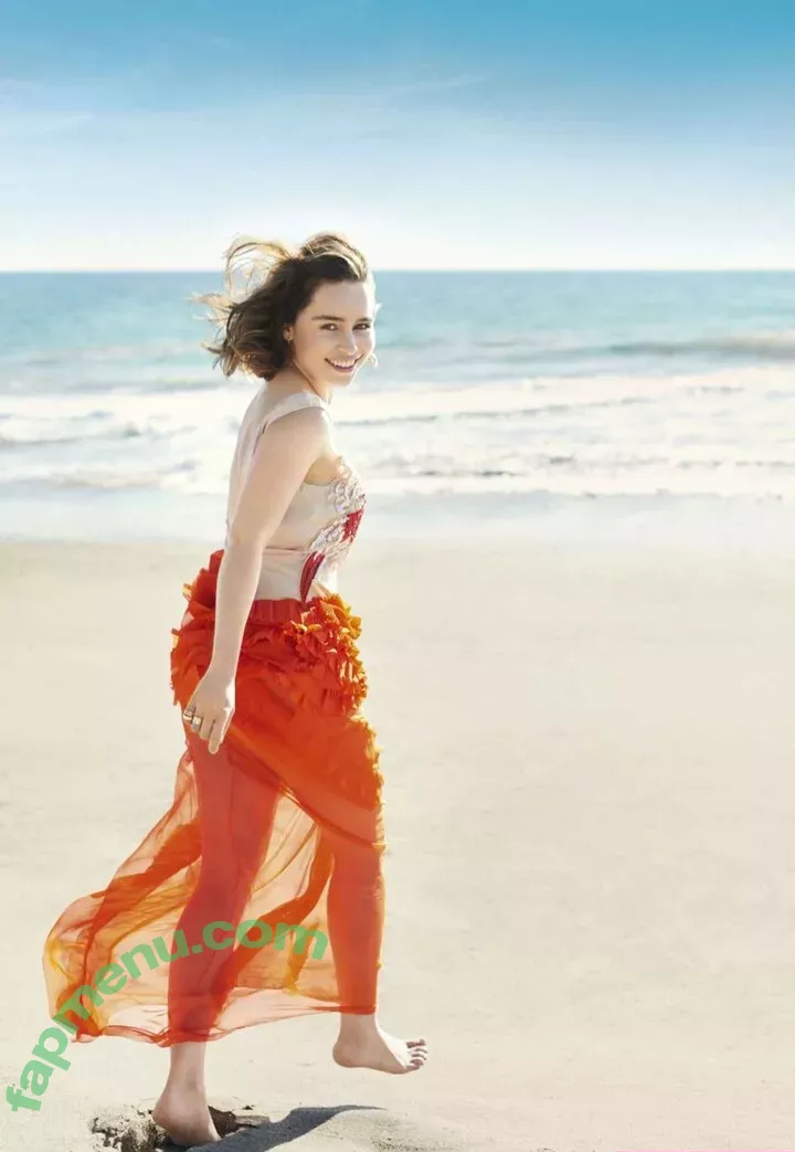 Emilia Clarke nude photo #1402 (clarkeyxo / emilia_clarke / emiliaclarke)