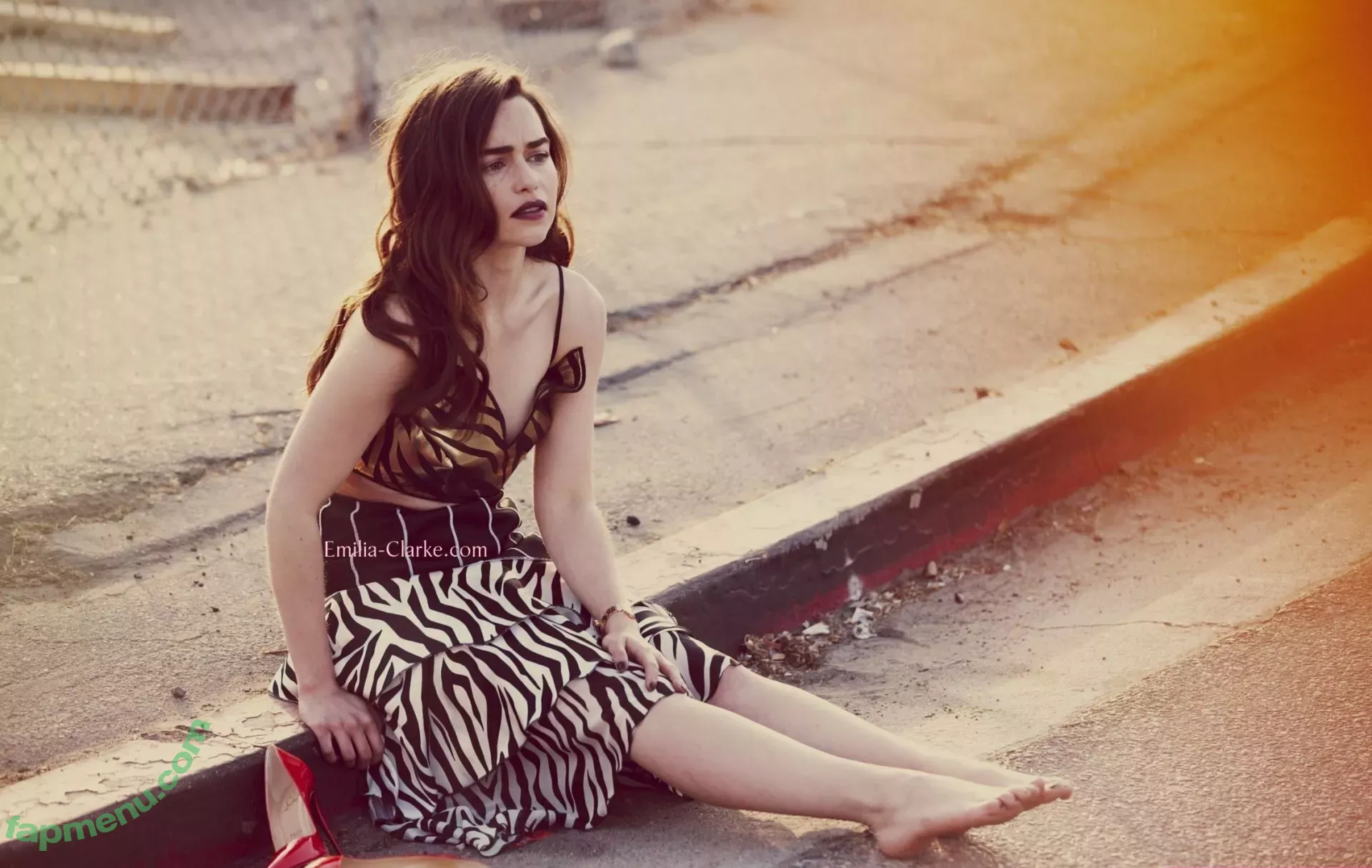 Emilia Clarke nude photo #1409 (clarkeyxo / emilia_clarke / emiliaclarke)