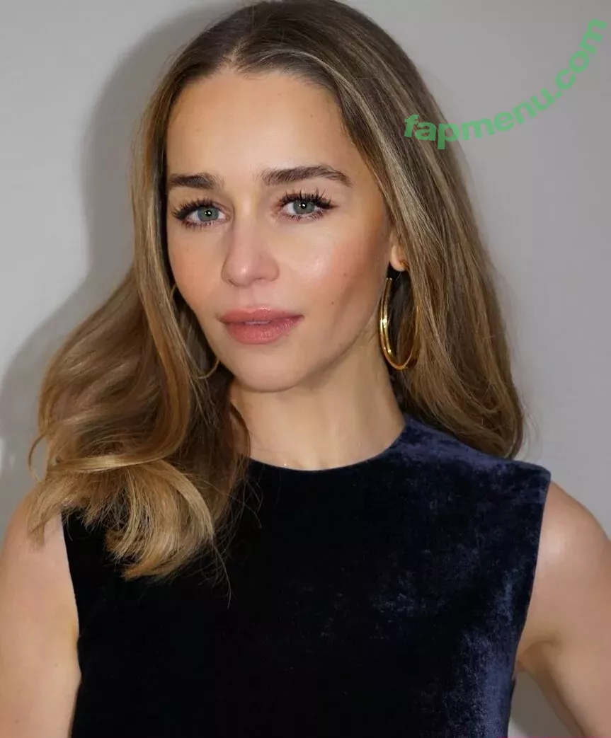 Emilia Clarke nude photo #1413 (clarkeyxo / emilia_clarke / emiliaclarke)