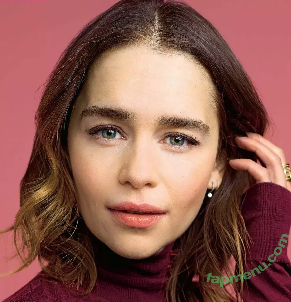 Emilia Clarke nude photo #1420 (clarkeyxo / emilia_clarke / emiliaclarke)
