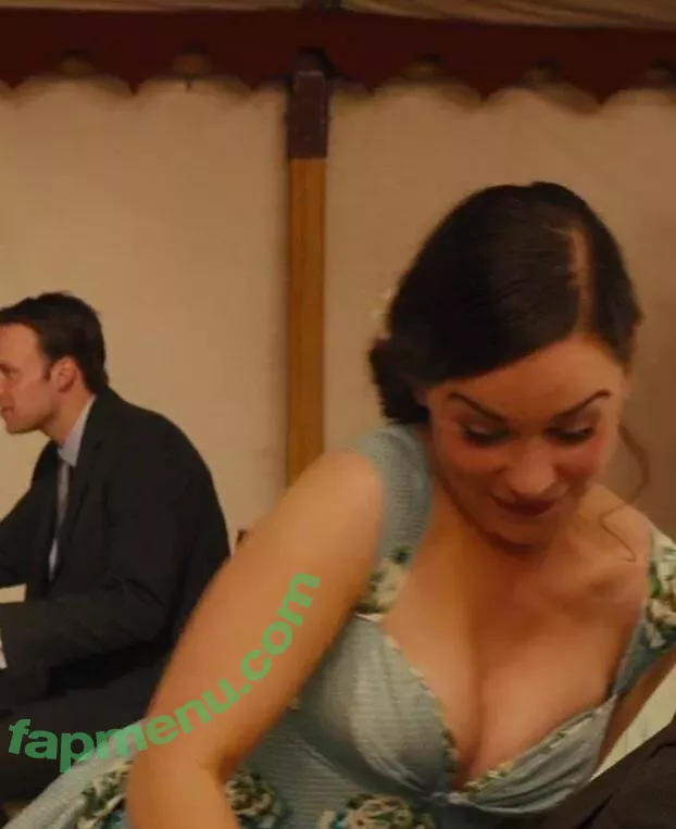 Emilia Clarke nude photo #1424 (clarkeyxo / emilia_clarke / emiliaclarke)