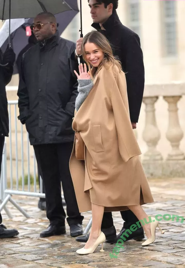 Emilia Clarke nude photo #1433 (clarkeyxo / emilia_clarke / emiliaclarke)