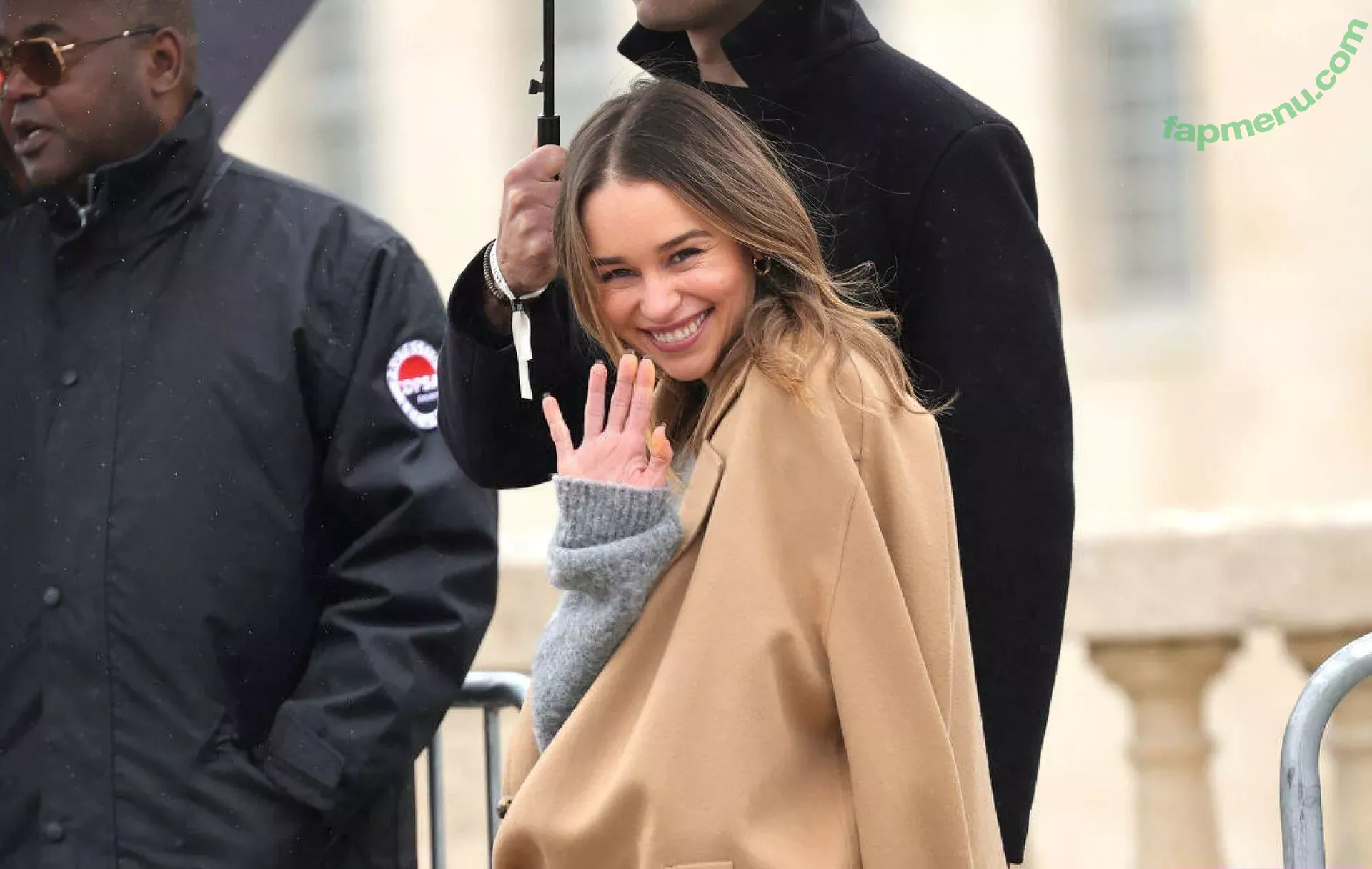 Emilia Clarke nude photo #1434 (clarkeyxo / emilia_clarke / emiliaclarke)