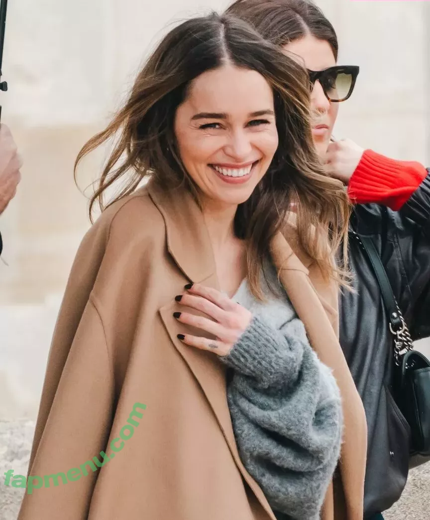 Emilia Clarke nude photo #1435 (clarkeyxo / emilia_clarke / emiliaclarke)
