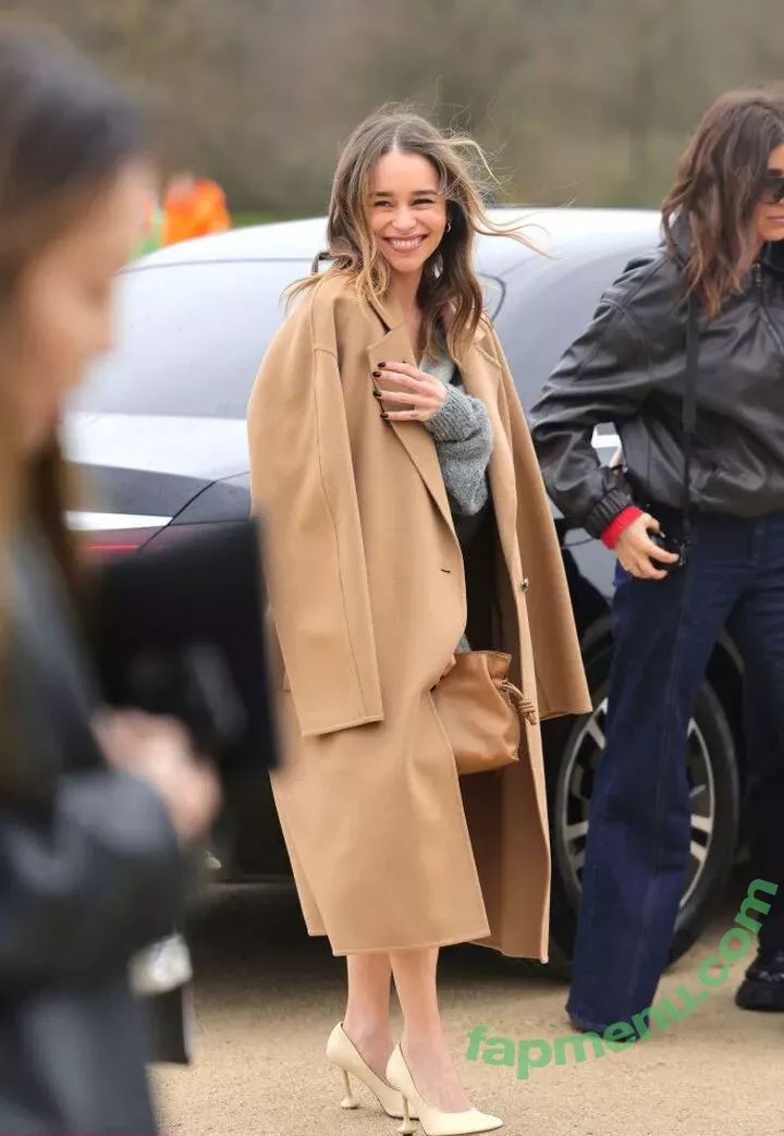 Emilia Clarke nude photo #1439 (clarkeyxo / emilia_clarke / emiliaclarke)