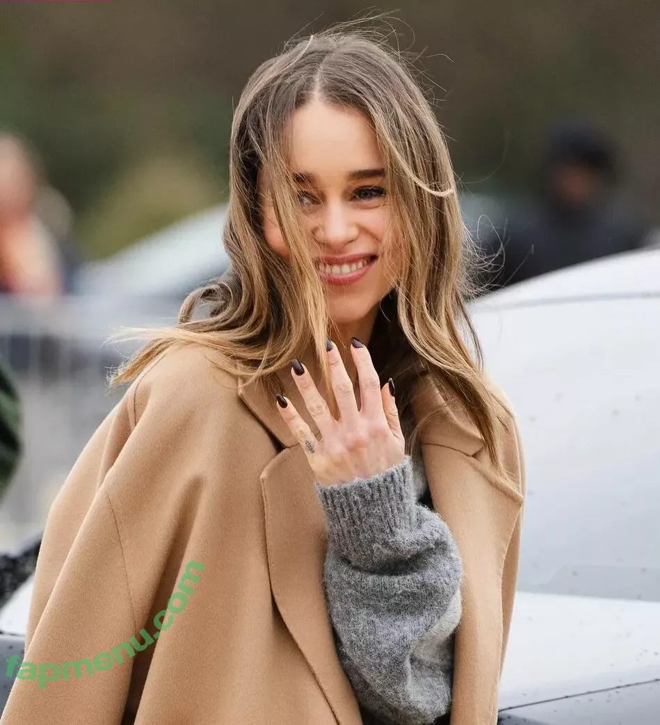 Emilia Clarke nude photo #1445 (clarkeyxo / emilia_clarke / emiliaclarke)