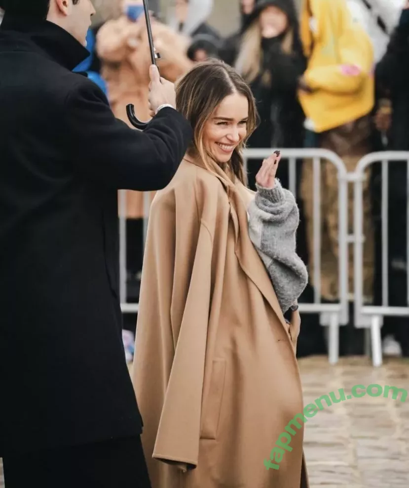 Emilia Clarke nude photo #1449 (clarkeyxo / emilia_clarke / emiliaclarke)
