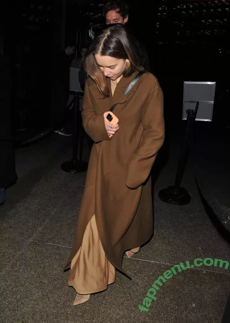 Emilia Clarke nude photo #1456 (clarkeyxo / emilia_clarke / emiliaclarke)