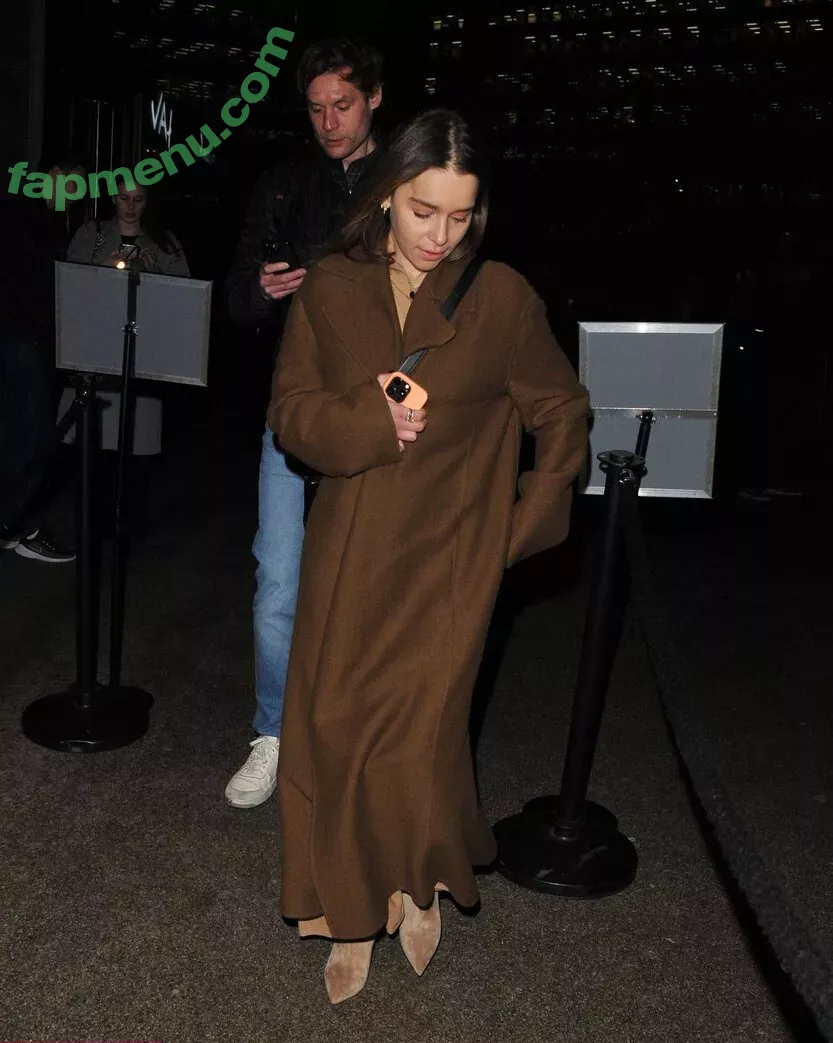 Emilia Clarke nude photo #1457 (clarkeyxo / emilia_clarke / emiliaclarke)