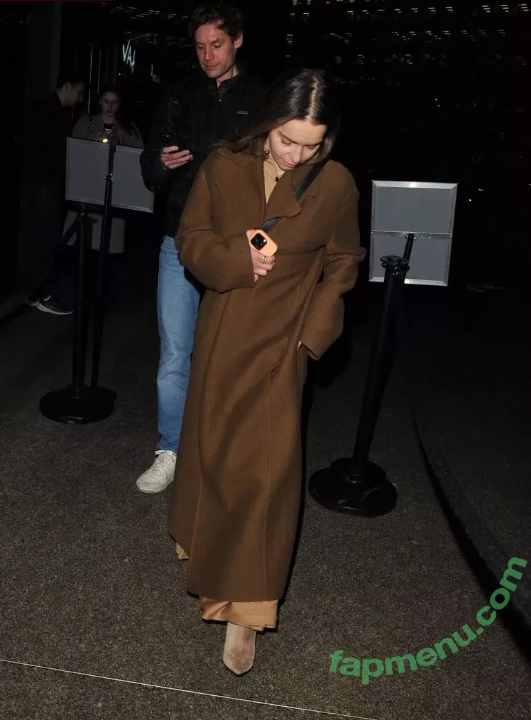 Emilia Clarke nude photo #1458 (clarkeyxo / emilia_clarke / emiliaclarke)