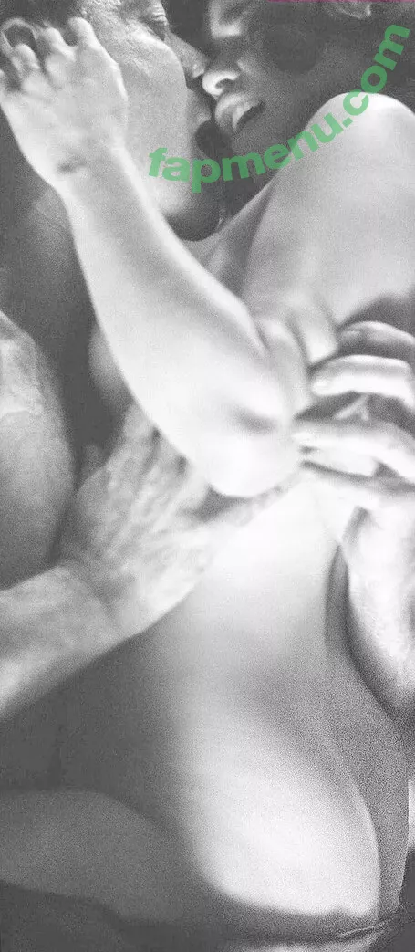 Emilia Clarke nude photo #1461 (clarkeyxo / emilia_clarke / emiliaclarke)