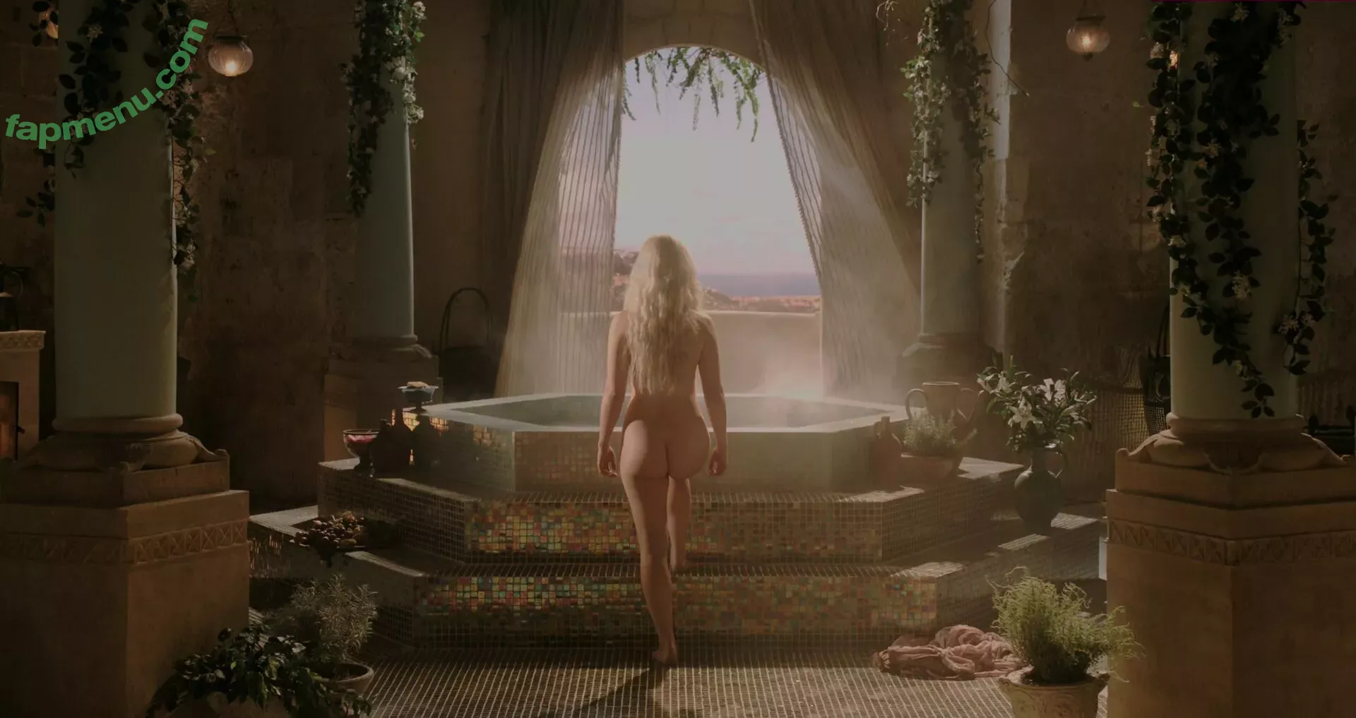 Emilia Clarke nude photo #1470 (clarkeyxo / emilia_clarke / emiliaclarke)
