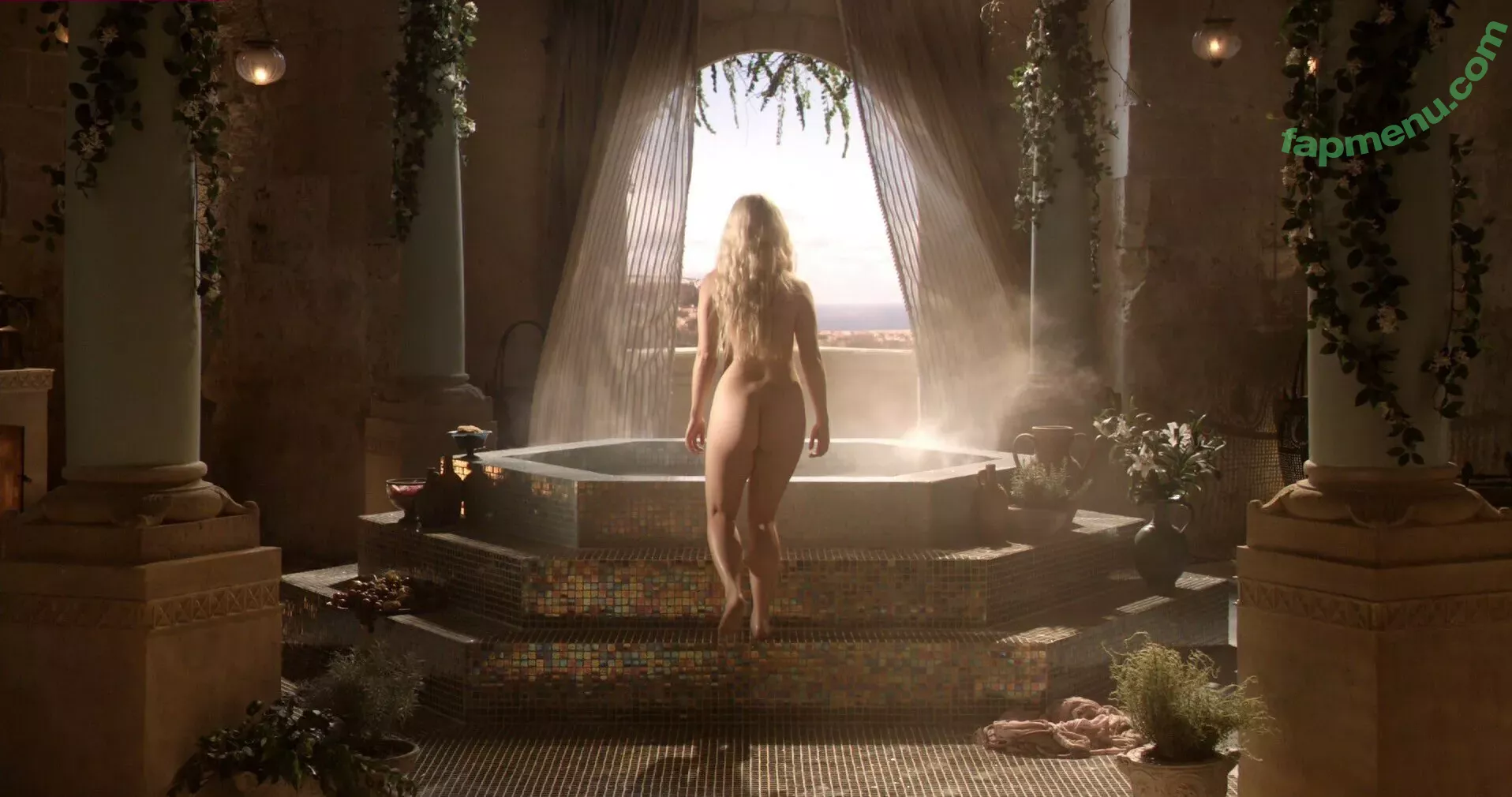 Emilia Clarke nude photo #1471 (clarkeyxo / emilia_clarke / emiliaclarke)