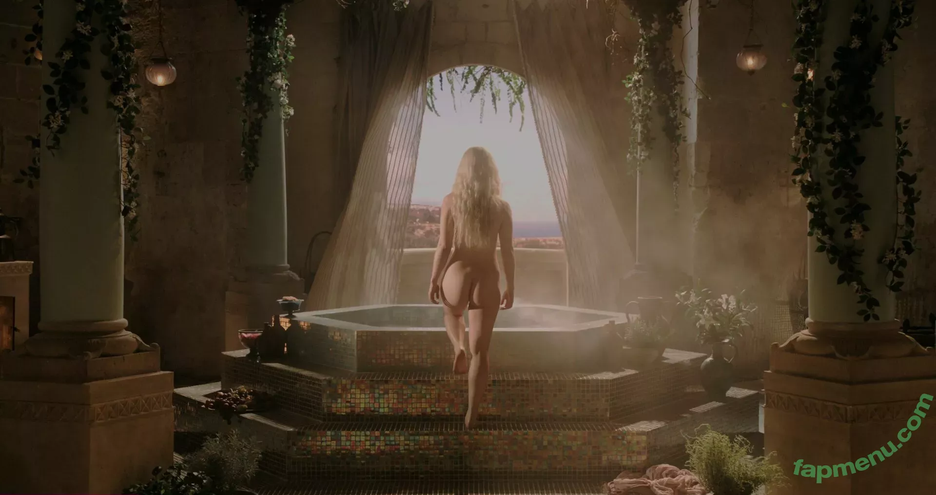 Emilia Clarke nude photo #1473 (clarkeyxo / emilia_clarke / emiliaclarke)