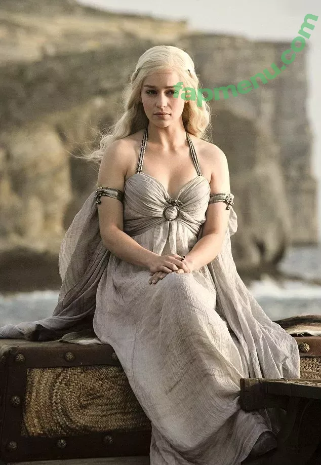 Emilia Clarke nude photo #1510 (clarkeyxo / emilia_clarke / emiliaclarke)