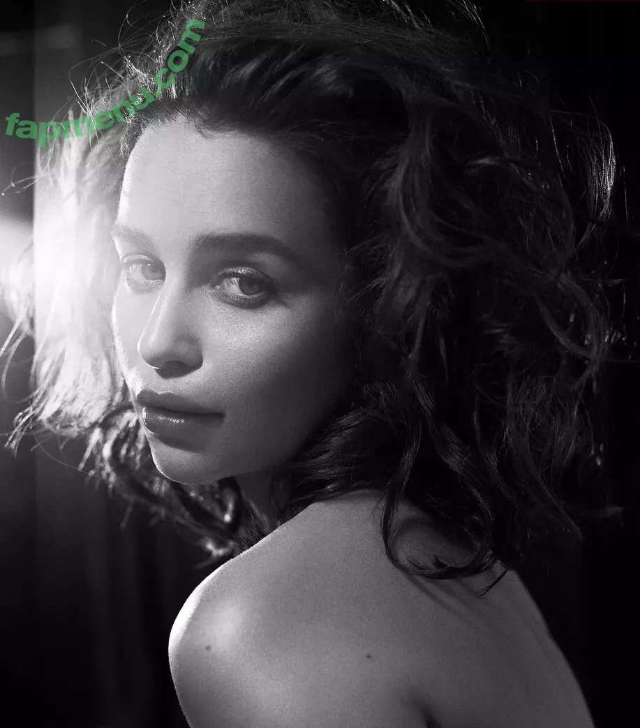 Emilia Clarke nude photo #1531 (clarkeyxo / emilia_clarke / emiliaclarke)