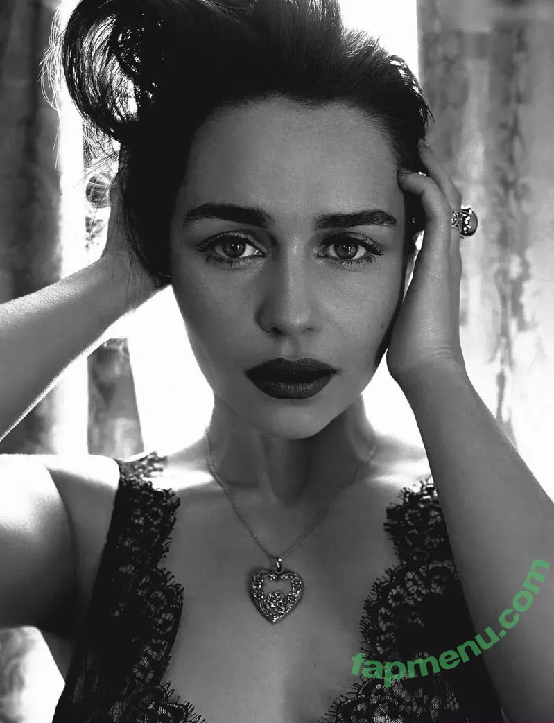 Emilia Clarke nude photo #1536 (clarkeyxo / emilia_clarke / emiliaclarke)