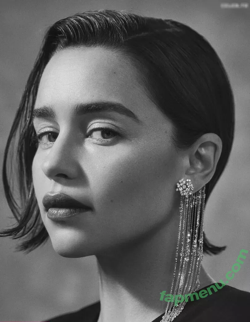 Emilia Clarke nude photo #1572 (clarkeyxo / emilia_clarke / emiliaclarke)