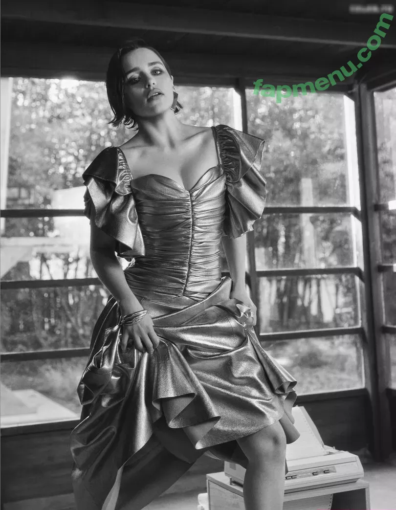 Emilia Clarke nude photo #1573 (clarkeyxo / emilia_clarke / emiliaclarke)