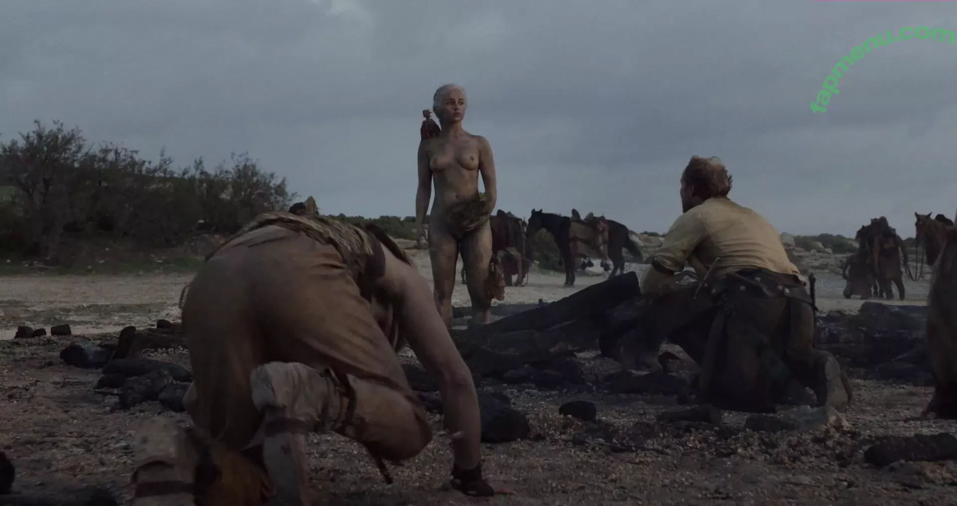 Emilia Clarke nude photo #1615 (clarkeyxo / emilia_clarke / emiliaclarke)