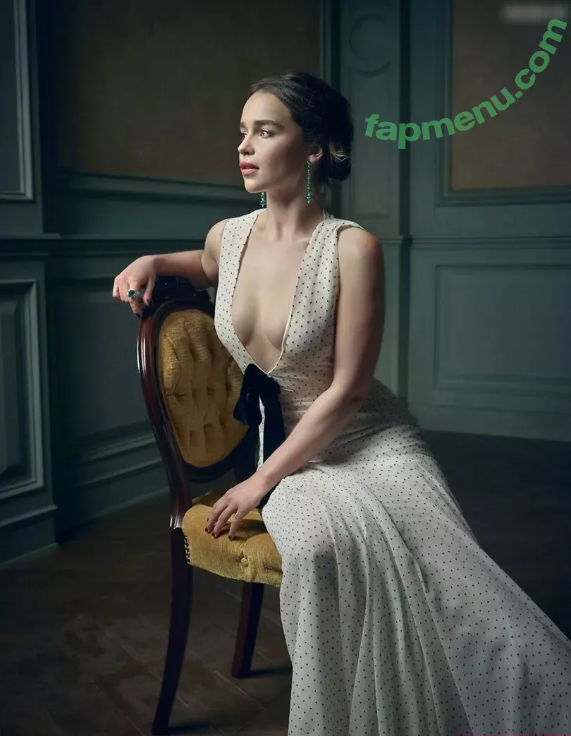 Emilia Clarke nude photo #1618 (clarkeyxo / emilia_clarke / emiliaclarke)
