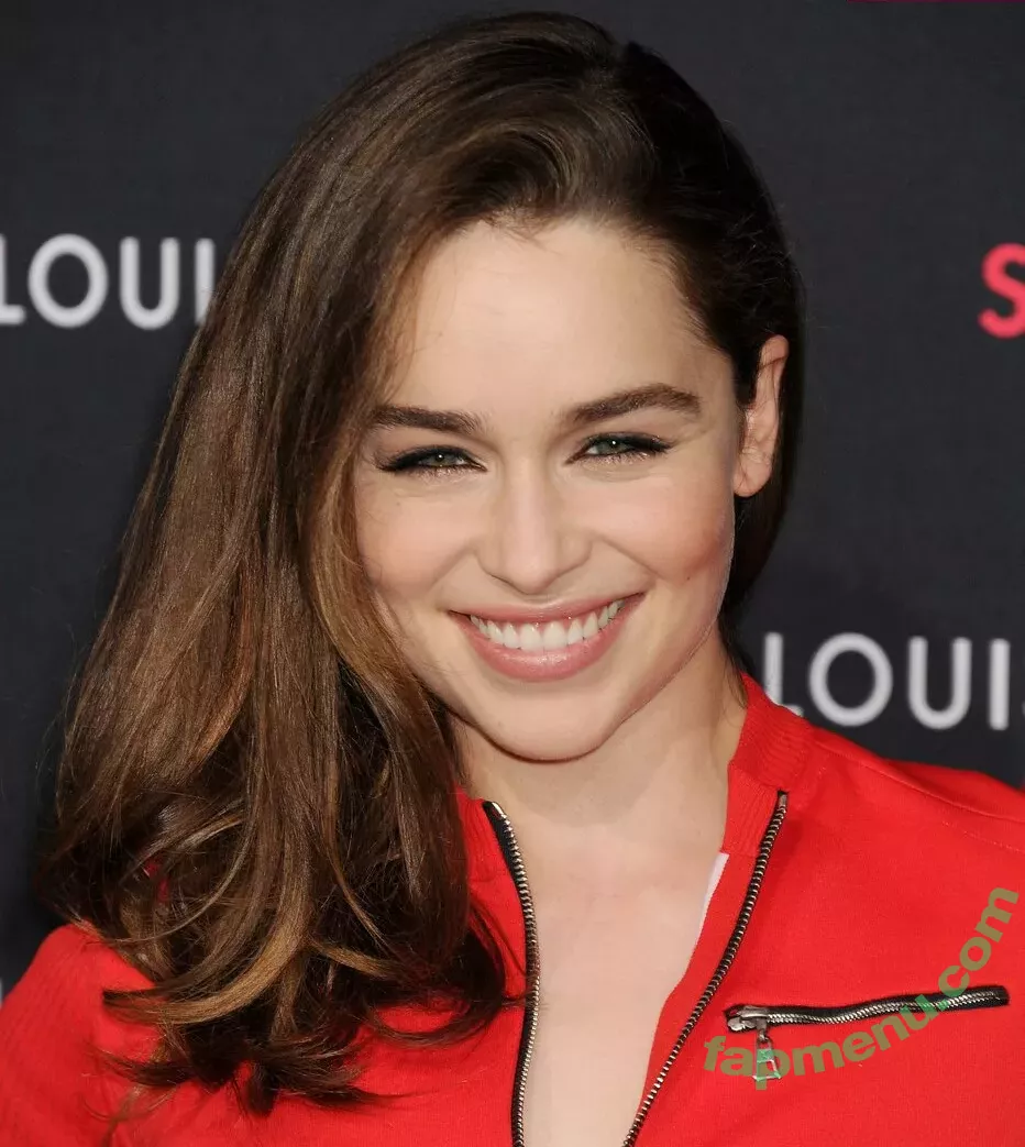 Emilia Clarke nude photo #1624 (clarkeyxo / emilia_clarke / emiliaclarke)