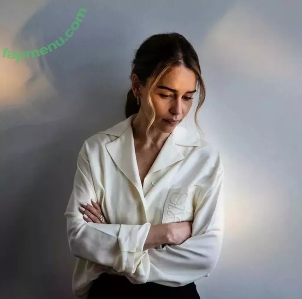 Emilia Clarke nude photo #1643 (clarkeyxo / emilia_clarke / emiliaclarke)