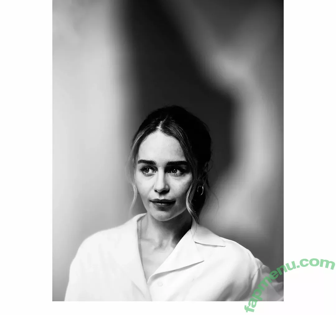 Emilia Clarke nude photo #1646 (clarkeyxo / emilia_clarke / emiliaclarke)