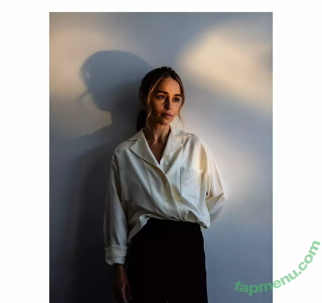 Emilia Clarke nude photo #1647 (clarkeyxo / emilia_clarke / emiliaclarke)