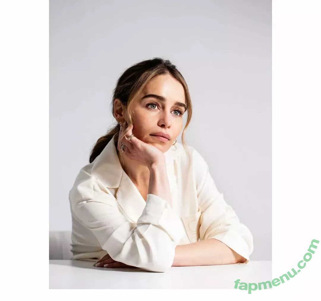 Emilia Clarke nude photo #1649 (clarkeyxo / emilia_clarke / emiliaclarke)