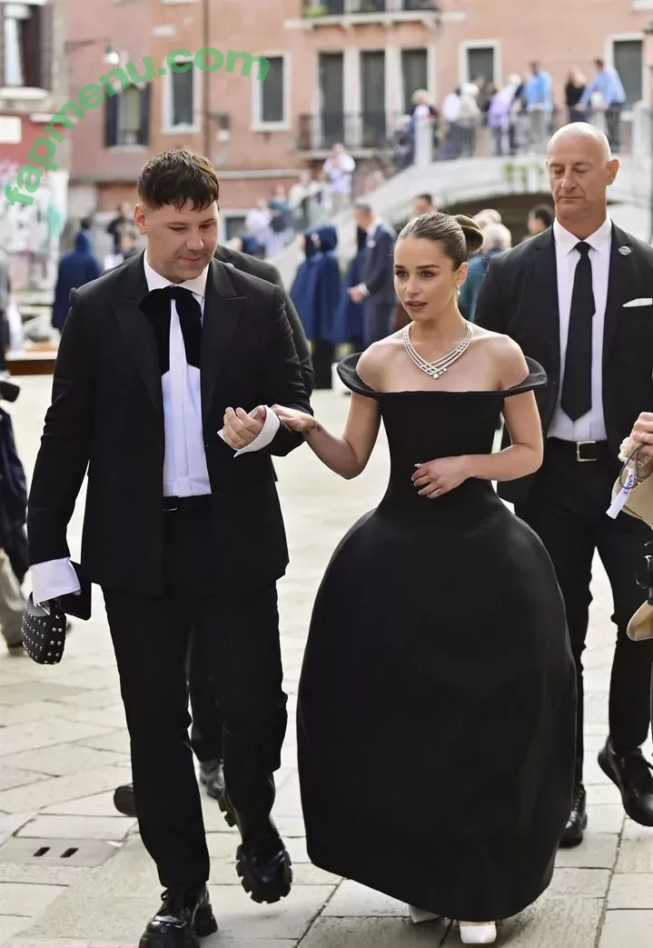 Emilia Clarke nude photo #1658 (clarkeyxo / emilia_clarke / emiliaclarke)