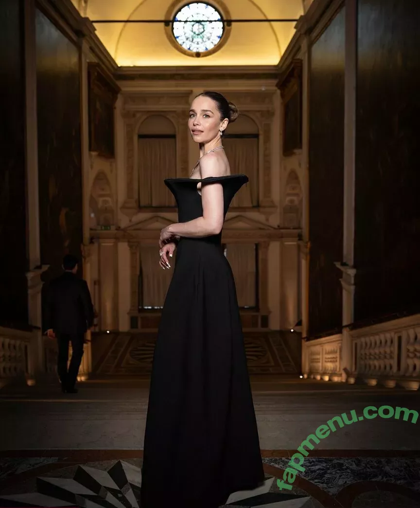 Emilia Clarke nude photo #1662 (clarkeyxo / emilia_clarke / emiliaclarke)
