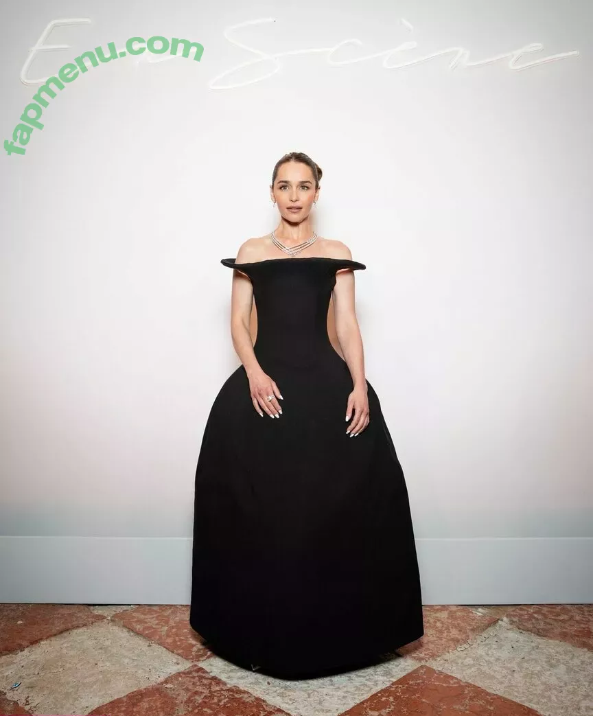 Emilia Clarke nude photo #1663 (clarkeyxo / emilia_clarke / emiliaclarke)