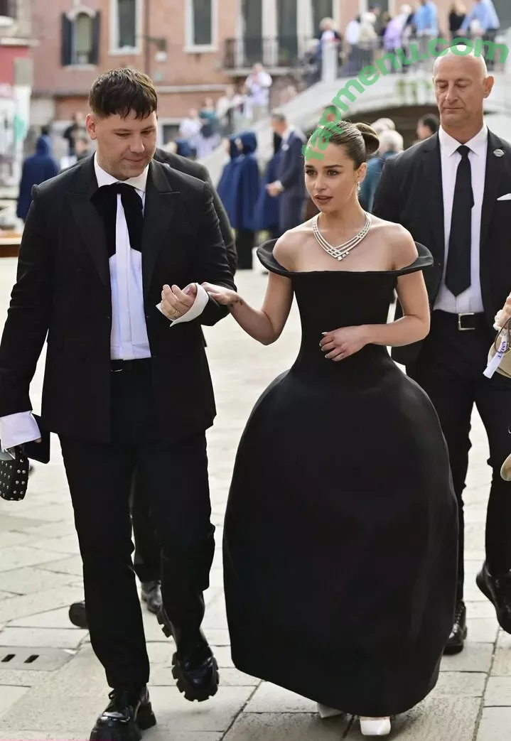 Emilia Clarke nude photo #1664 (clarkeyxo / emilia_clarke / emiliaclarke)