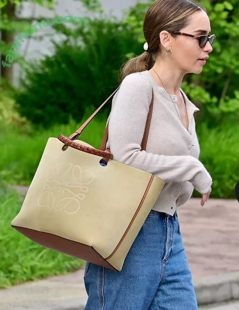 Emilia Clarke nude photo #1665 (clarkeyxo / emilia_clarke / emiliaclarke)