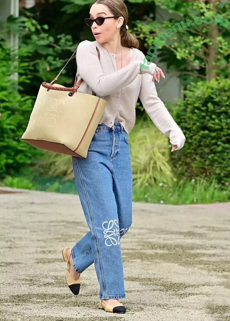 Emilia Clarke nude photo #1666 (clarkeyxo / emilia_clarke / emiliaclarke)