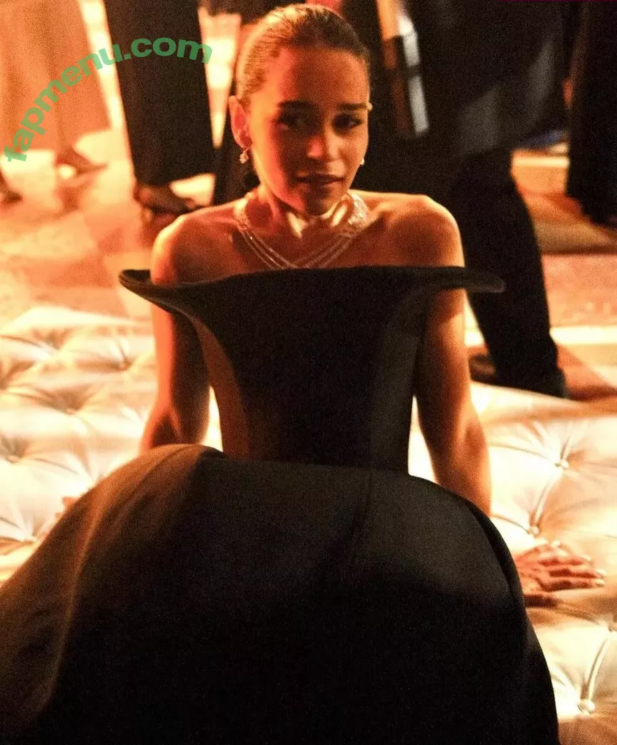 Emilia Clarke nude photo #1671 (clarkeyxo / emilia_clarke / emiliaclarke)