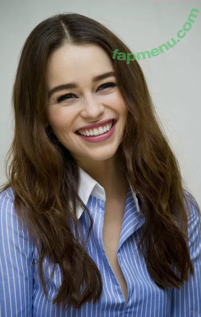 Emilia Clarke nude photo #1741 (clarkeyxo / emilia_clarke / emiliaclarke)