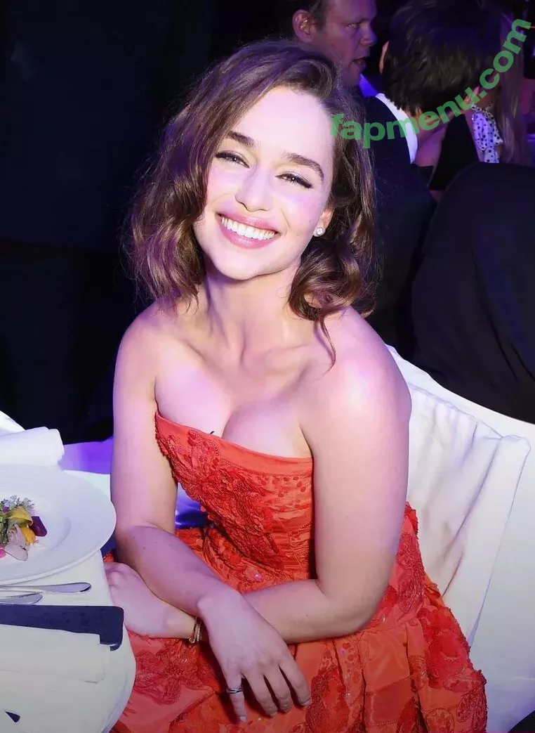 Emilia Clarke nude photo #1754 (clarkeyxo / emilia_clarke / emiliaclarke)