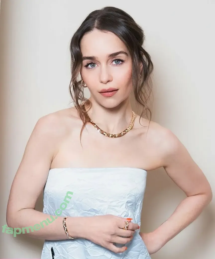 Emilia Clarke nude photo #1917 (clarkeyxo / emilia_clarke / emiliaclarke)