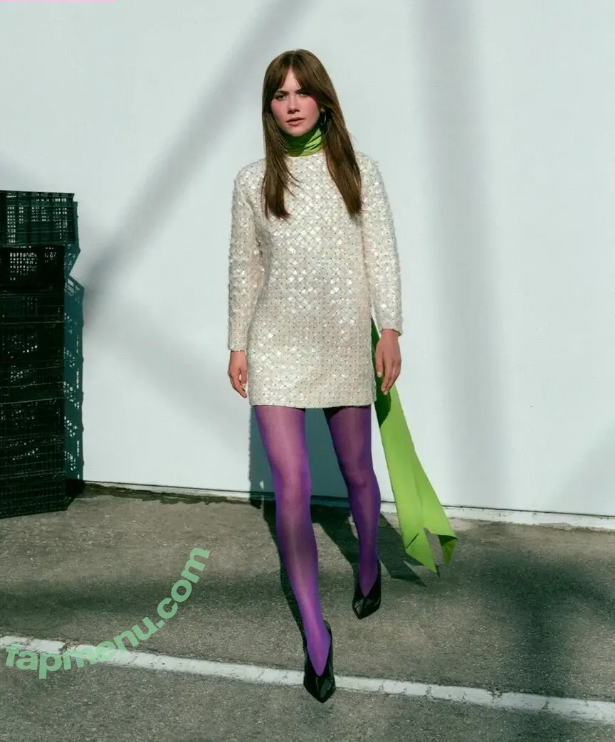 Emilia Jones nude photo #0221 (emiliajonesy)