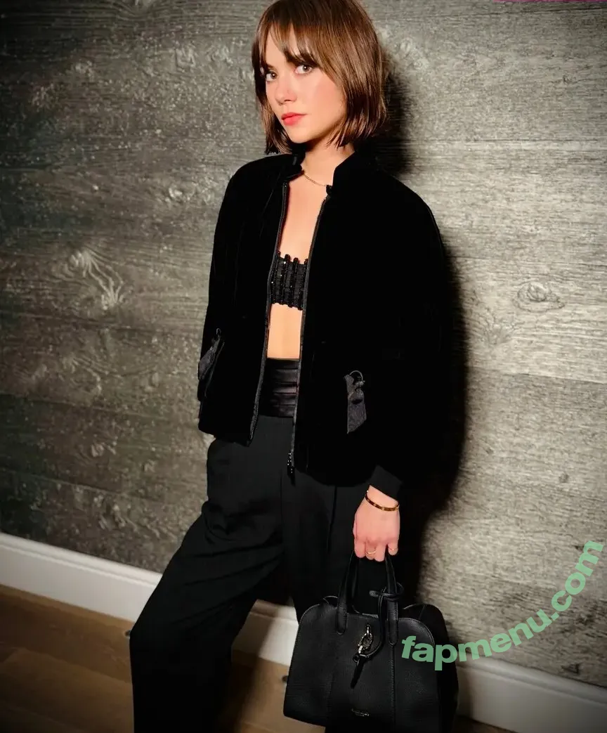 Emilia Jones nude photo #0229 (emiliajonesy)