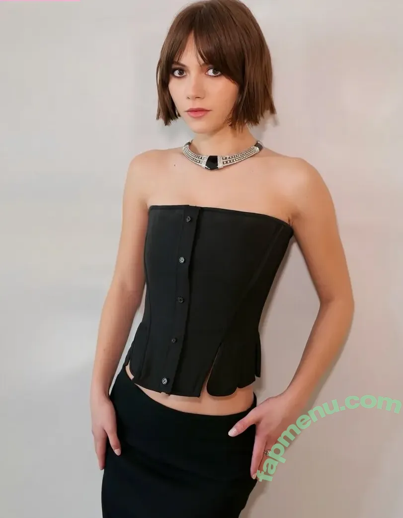 Emilia Jones nude photo #0373 (emiliajonesy)