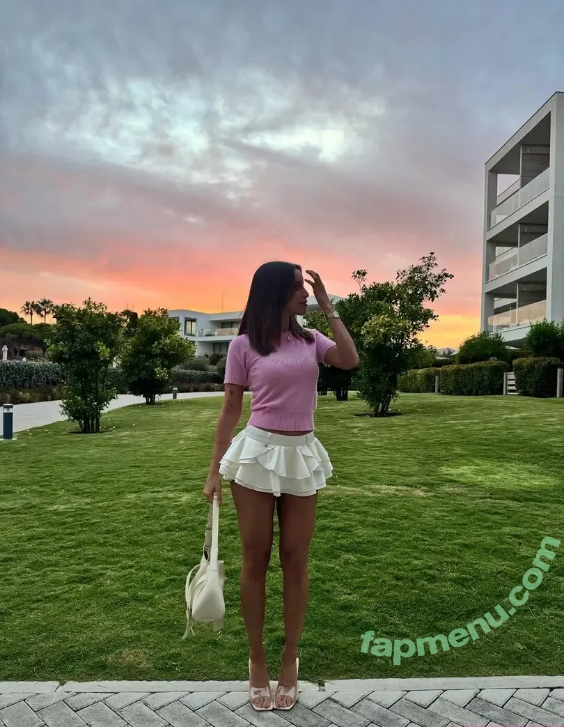 Emilia Mernes nude photo #0197 (emiliamernes / emimernes_)