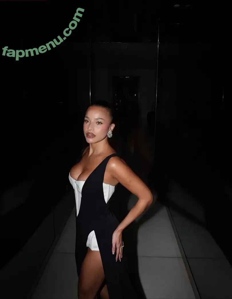 Emilia Mernes nude photo #0238 (emiliamernes / emimernes_)