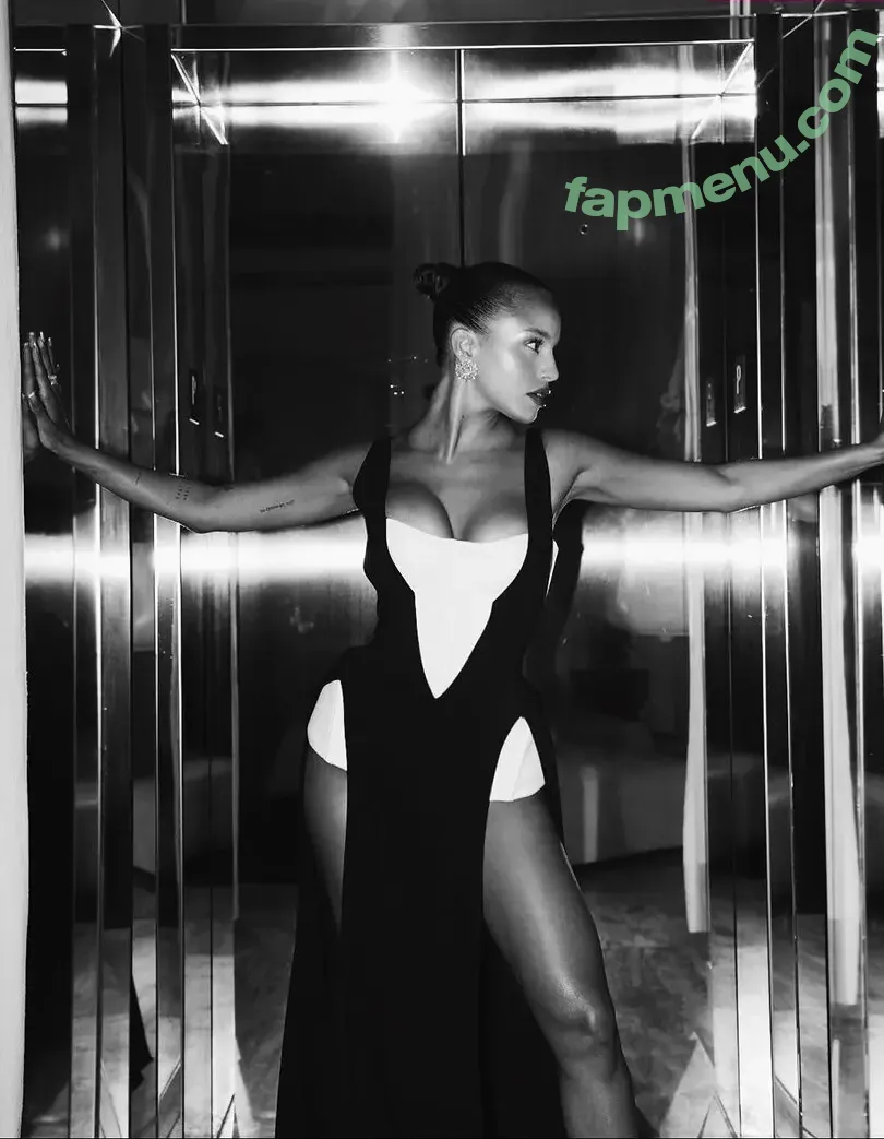 Emilia Mernes nude photo #0240 (emiliamernes / emimernes_)