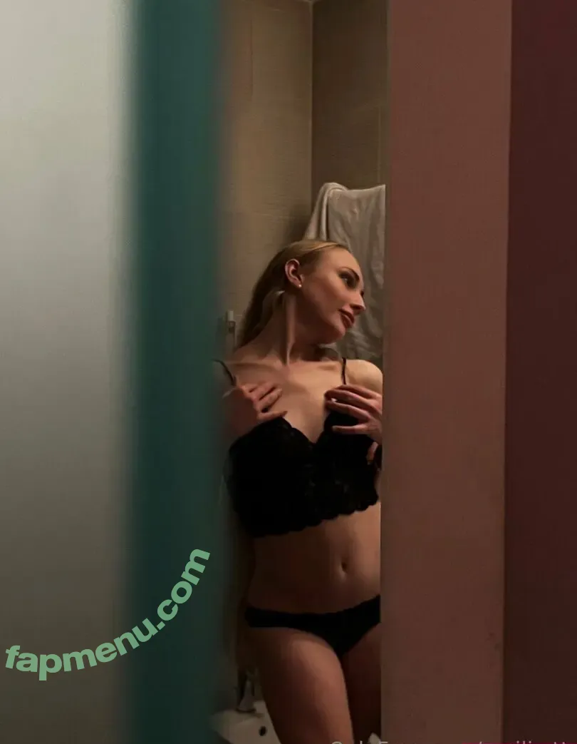 emilia.tt nude photo #0126 (emiliaa.tt)