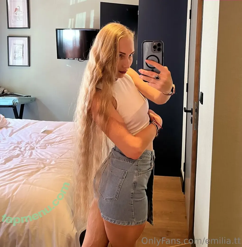 emilia.tt nude photo #0128 (emiliaa.tt)