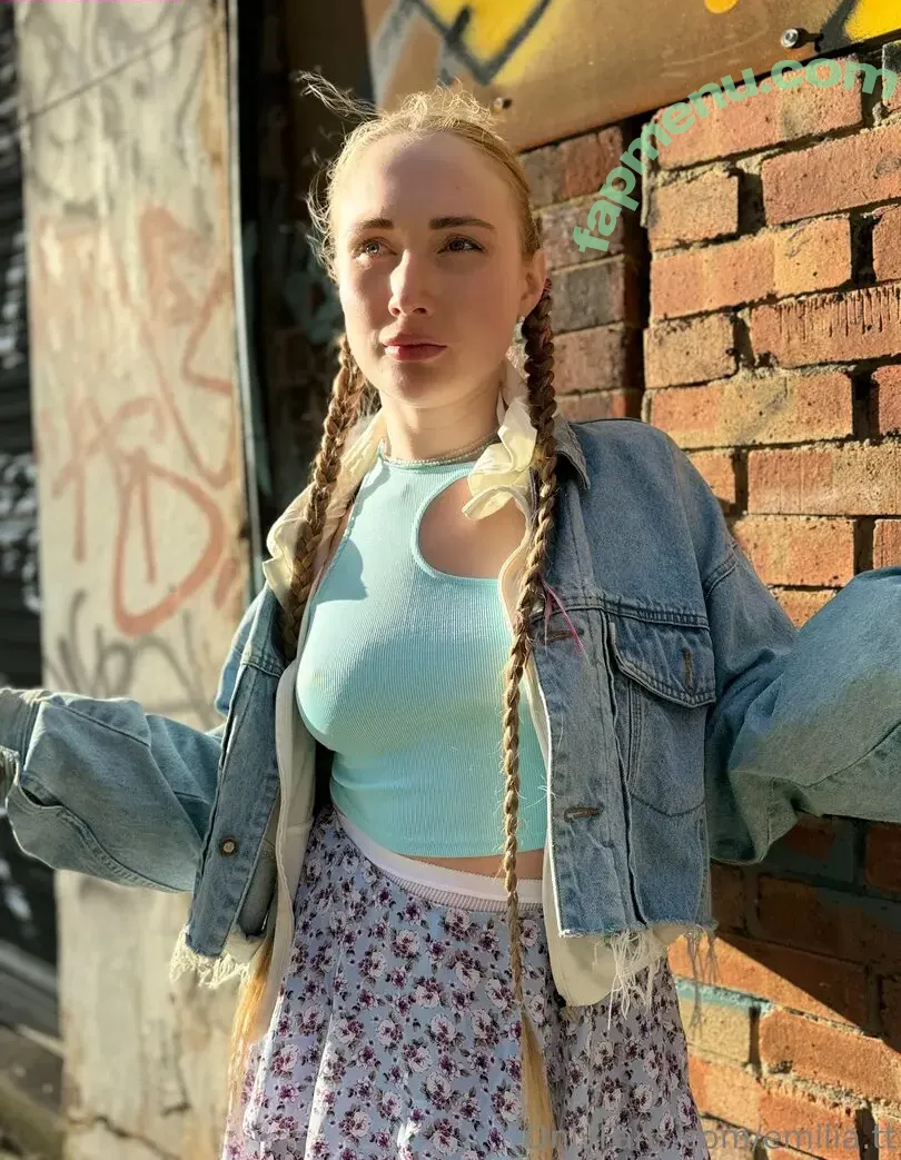 emilia.tt nude photo #0131 (emiliaa.tt)